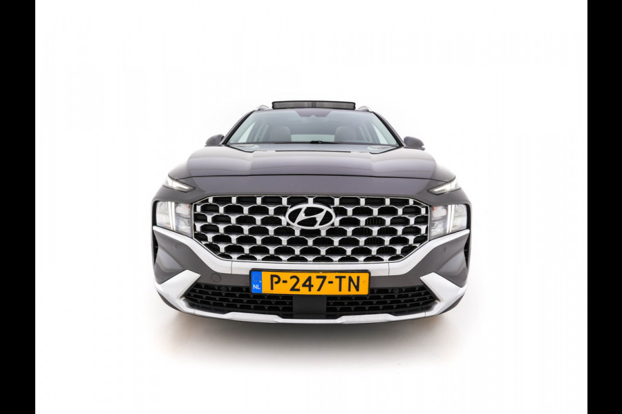 Hyundai Santa Fe 1.6 T-GDI Comfort Smart Sky AWD [ 7-Pers. ] {SoH-100%} (Plug-In) (INCL-BTW) *PANO | LEATHER | FULL-LED | ADAPTIVE-CRUISE | BLINDSPOT | MEMORY-PACK | DIGI-COCKPIT | SHIFTPADDLES | PRIVACYGLASS | NAVI-FULLMAP | KEYLESS | TOWBAR | CARBON | 19''ALU*