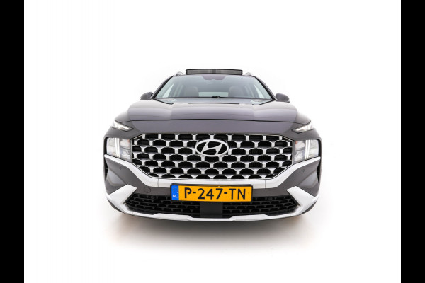 Hyundai Santa Fe 1.6 T-GDI Comfort Smart Sky AWD [ 7-Pers. ] {SoH-100%} (Plug-In) (INCL-BTW) *PANO | LEATHER | FULL-LED | ADAPTIVE-CRUISE | BLINDSPOT | MEMORY-PACK | DIGI-COCKPIT | SHIFTPADDLES | PRIVACYGLASS | NAVI-FULLMAP | KEYLESS | TOWBAR | CARBON | 19''ALU*