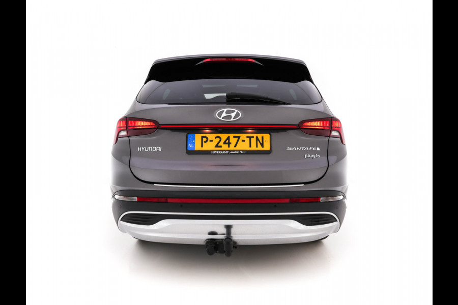 Hyundai Santa Fe 1.6 T-GDI Comfort Smart Sky AWD [ 7-Pers. ] {SoH-100%} (Plug-In) (INCL-BTW) *PANO | LEATHER | FULL-LED | ADAPTIVE-CRUISE | BLINDSPOT | MEMORY-PACK | DIGI-COCKPIT | SHIFTPADDLES | PRIVACYGLASS | NAVI-FULLMAP | KEYLESS | TOWBAR | CARBON | 19''ALU*