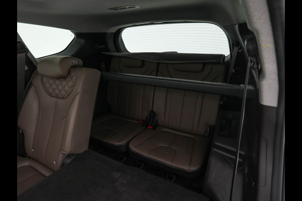 Hyundai Santa Fe 1.6 T-GDI Comfort Smart Sky AWD [ 7-Pers. ] {SoH-100%} (Plug-In) (INCL-BTW) *PANO | LEATHER | FULL-LED | ADAPTIVE-CRUISE | BLINDSPOT | MEMORY-PACK | DIGI-COCKPIT | SHIFTPADDLES | PRIVACYGLASS | NAVI-FULLMAP | KEYLESS | TOWBAR | CARBON | 19''ALU*