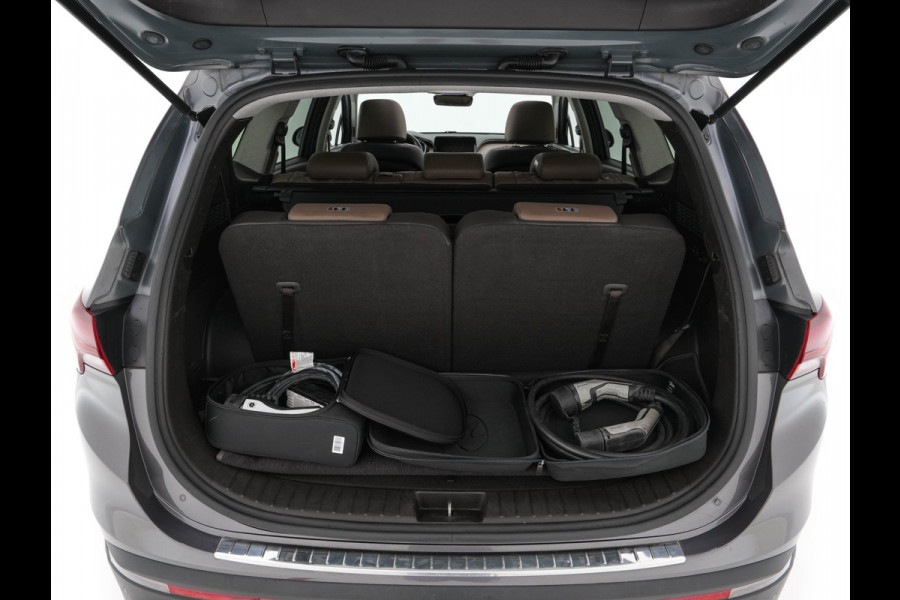 Hyundai Santa Fe 1.6 T-GDI Comfort Smart Sky AWD [ 7-Pers. ] {SoH-100%} (Plug-In) (INCL-BTW) *PANO | LEATHER | FULL-LED | ADAPTIVE-CRUISE | BLINDSPOT | MEMORY-PACK | DIGI-COCKPIT | SHIFTPADDLES | PRIVACYGLASS | NAVI-FULLMAP | KEYLESS | TOWBAR | CARBON | 19''ALU*