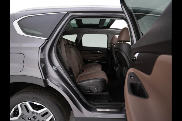 Hyundai Santa Fe 1.6 T-GDI Comfort Smart Sky AWD [ 7-Pers. ] {SoH-100%} (Plug-In) (INCL-BTW) *PANO | LEATHER | FULL-LED | ADAPTIVE-CRUISE | BLINDSPOT | MEMORY-PACK | DIGI-COCKPIT | SHIFTPADDLES | PRIVACYGLASS | NAVI-FULLMAP | KEYLESS | TOWBAR | CARBON | 19''ALU*