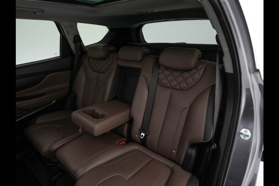 Hyundai Santa Fe 1.6 T-GDI Comfort Smart Sky AWD [ 7-Pers. ] {SoH-100%} (Plug-In) (INCL-BTW) *PANO | LEATHER | FULL-LED | ADAPTIVE-CRUISE | BLINDSPOT | MEMORY-PACK | DIGI-COCKPIT | SHIFTPADDLES | PRIVACYGLASS | NAVI-FULLMAP | KEYLESS | TOWBAR | CARBON | 19''ALU*