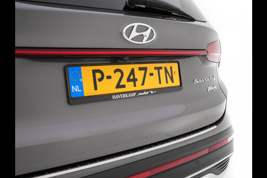 Hyundai Santa Fe 1.6 T-GDI Comfort Smart Sky AWD [ 7-Pers. ] {SoH-100%} (Plug-In) (INCL-BTW) *PANO | LEATHER | FULL-LED | ADAPTIVE-CRUISE | BLINDSPOT | MEMORY-PACK | DIGI-COCKPIT | SHIFTPADDLES | PRIVACYGLASS | NAVI-FULLMAP | KEYLESS | TOWBAR | CARBON | 19''ALU*