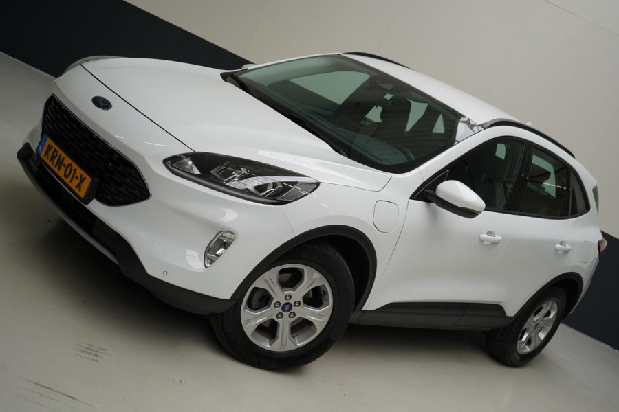 Ford Kuga 2.5 PHEV Cool & Sound | SoH 75% | All-seasonbanden | Trekhaak | stoelverwarming