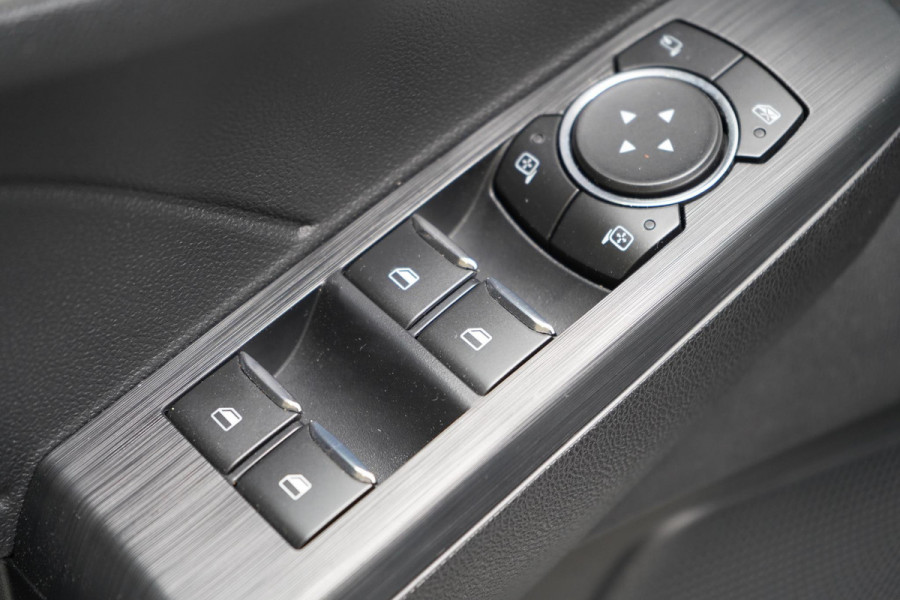 Ford Kuga 2.5 PHEV Cool & Sound | SoH 75% | All-seasonbanden | Trekhaak | stoelverwarming