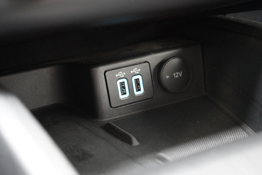 Ford Kuga 2.5 PHEV Cool & Sound | SoH 75% | All-seasonbanden | Trekhaak | stoelverwarming