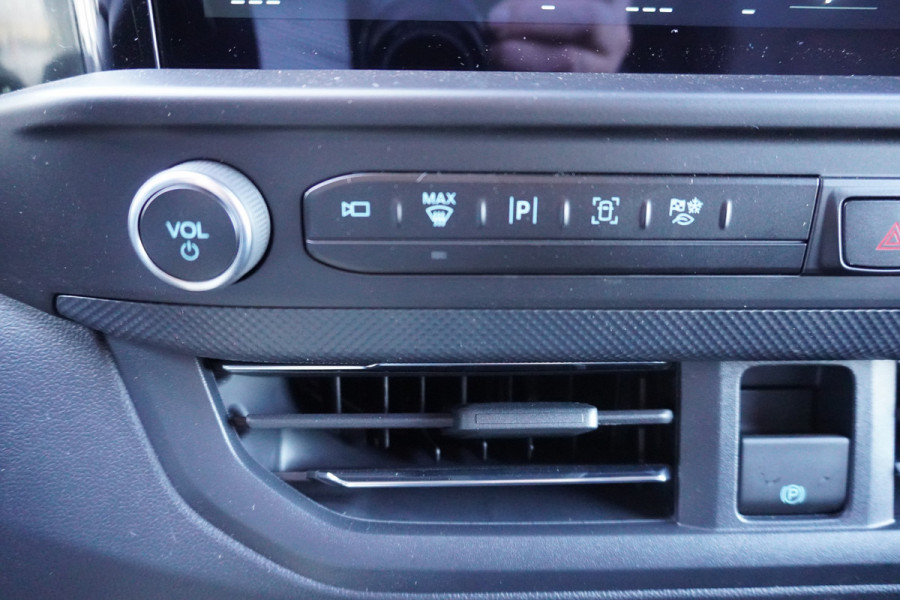 Ford E-Transit Cust. 320 L2H1 Limited 71 kWh 160KW/218PK Dubbelcab. Automaat nr. V086 | Airco | Adap.Cruise | Navi | 360 Camera | Schuifdeur L+R