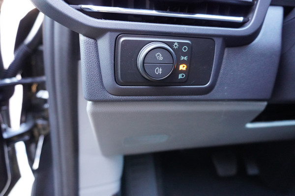 Ford E-Transit Cust. 320 L2H1 Limited 71 kWh 160KW/ 218pk Dubbelcab. Automaat nr. V085 | Airco | Adap.Cruise | Navi | 360 Camera | Schuifdeur L+R