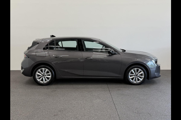 Opel Astra 1.2 Edition Navigatie Apple Carplay Android Auto Parkeersensoren Cruise Control Climate Control Lichtmetalen velgen