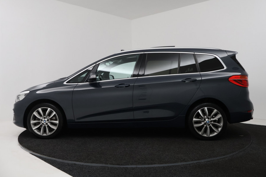 BMW 2 Serie Gran Tourer 220i High Executive (PANORAMADAK, STOELVERWARMING, TREKHAAK, CAMERA)