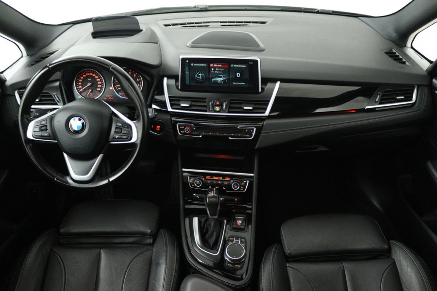 BMW 2 Serie Gran Tourer 220i High Executive (PANORAMADAK, STOELVERWARMING, TREKHAAK, CAMERA)