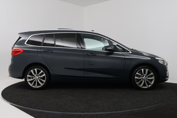 BMW 2 Serie Gran Tourer 220i High Executive (PANORAMADAK, STOELVERWARMING, TREKHAAK, CAMERA)