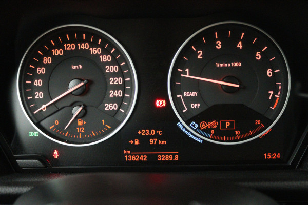 BMW 2 Serie Gran Tourer 220i High Executive (PANORAMADAK, STOELVERWARMING, TREKHAAK, CAMERA)