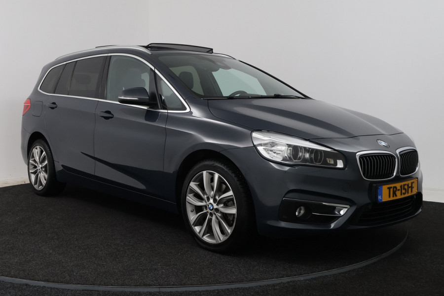 BMW 2 Serie Gran Tourer 220i High Executive (PANORAMADAK, STOELVERWARMING, TREKHAAK, CAMERA)