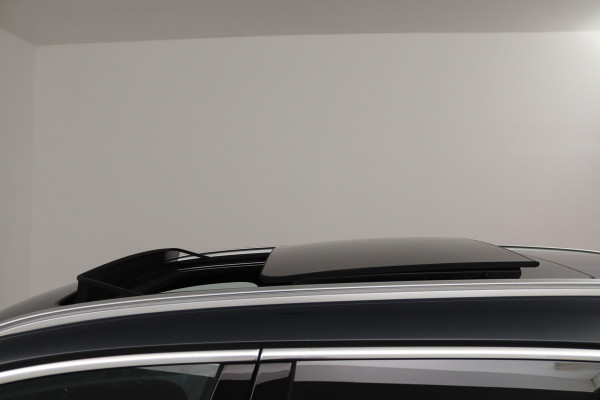 BMW 2 Serie Gran Tourer 220i High Executive (PANORAMADAK, STOELVERWARMING, TREKHAAK, CAMERA)