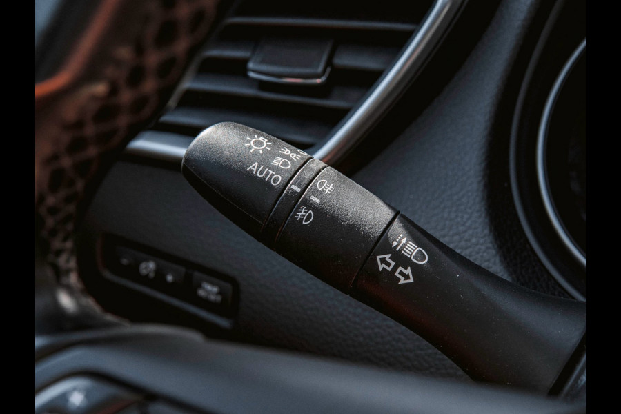 Nissan QASHQAI 1.3 DIG-T N-Connecta | PANO | TREKHAAK | NAP