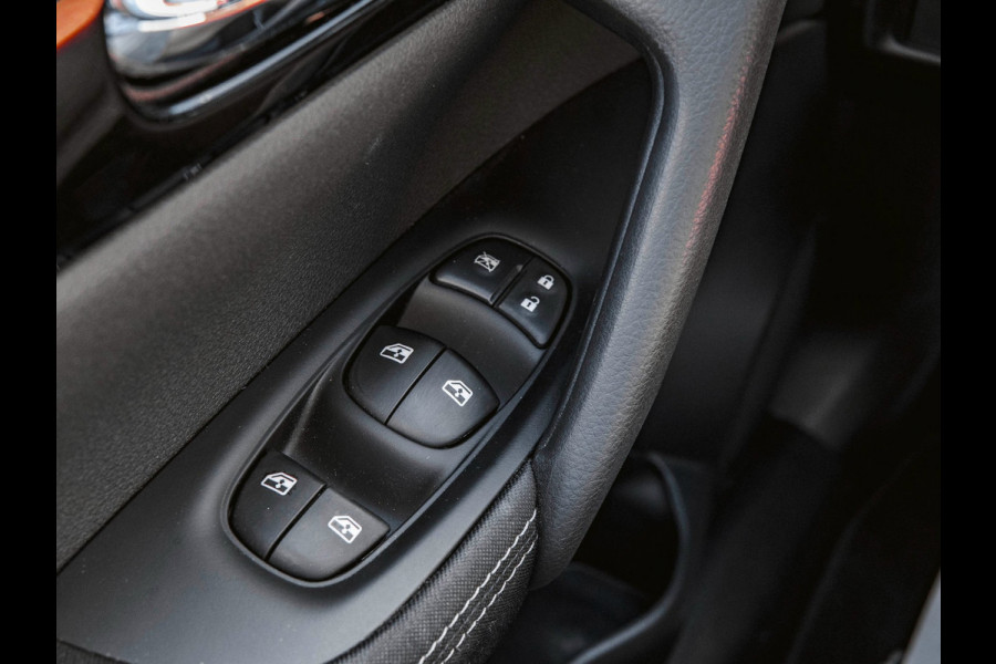 Nissan QASHQAI 1.3 DIG-T N-Connecta | PANO | TREKHAAK | NAP