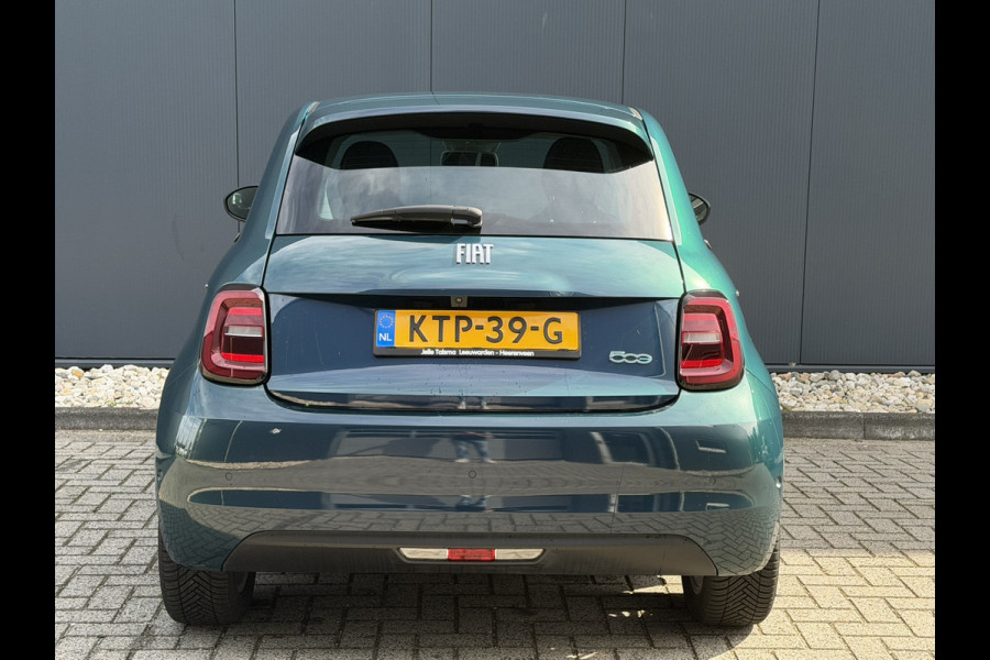 Fiat 500E Urban 42 kWh | Pack Style | Pack Comfort | Camera | Stoelverwarming | Cruise control | Lane Assist | Apple Carplay/Android Auto