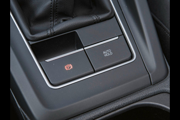 Volkswagen Golf Variant 1.5 eTSI Life Business | PANO | WINTERPAKKET | ADAPTIVE