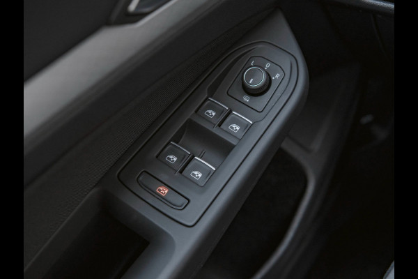 Volkswagen Golf Variant 1.5 eTSI Life Business | PANO | WINTERPAKKET | ADAPTIVE