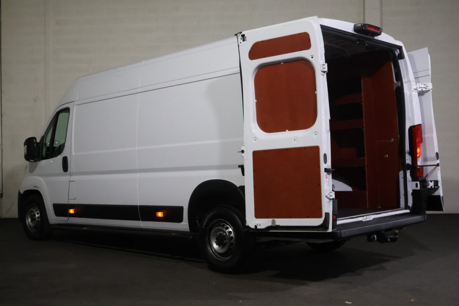 Peugeot Boxer 2.2 BlueHDi 180pk L4 H2 Automaat Airco Navigatie Camera