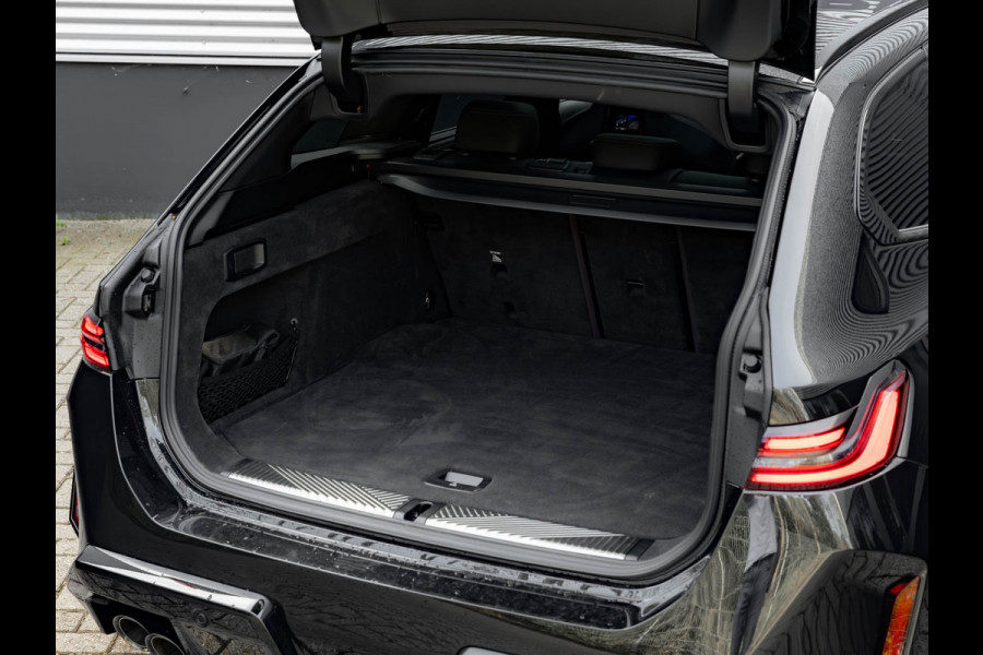 BMW 5 Serie Touring M5 - Pano - Trekhaak - Bowers & Wilkins