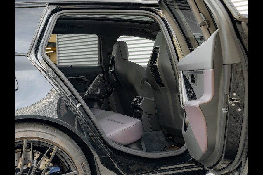 BMW 5 Serie Touring M5 - Pano - Trekhaak - Bowers & Wilkins