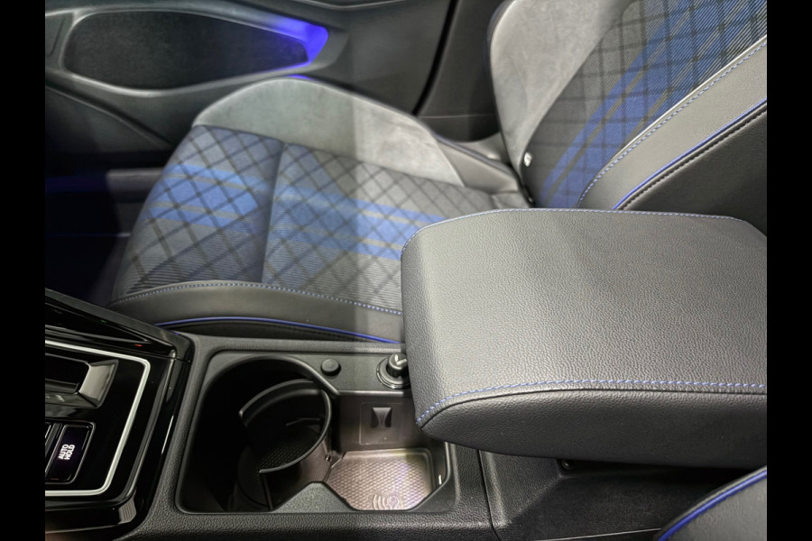 Volkswagen Golf 2.0 TSI R 4Motion, Pano, Akra, HK Audio, HUD