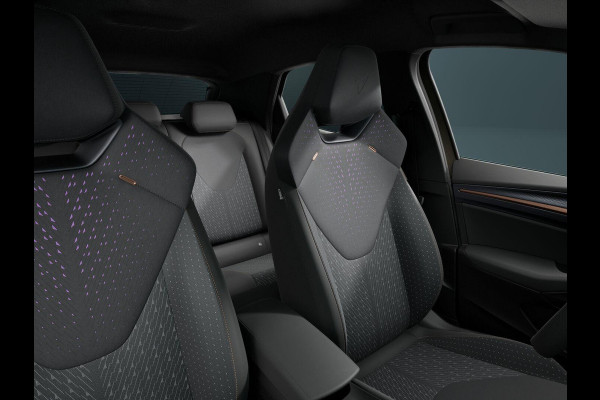 CUPRA Raval Performance 56 kWh 211PK | 360 Camera | Elektrisch Verstelbare Stoelen | Verwarmbaar Stuurwiel & stoelen | Adaptieve Cruise Control | Keyless Entry | Panoramadak | Light & Sound Pakket |
