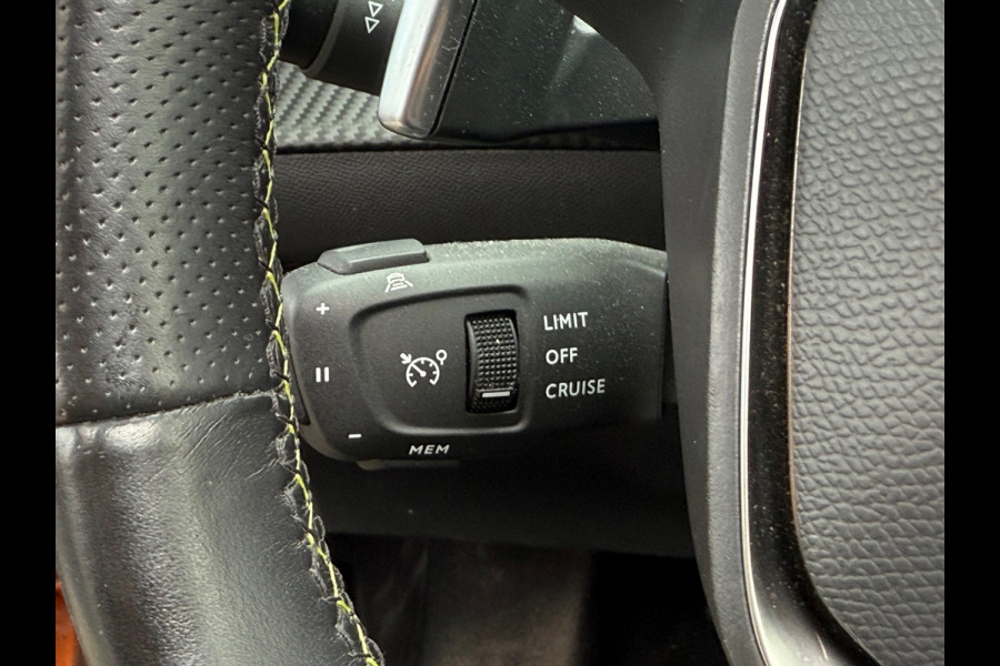 Peugeot 2008 1.2 PureTech GT Pack I Pano I Leer I Massage I Camera