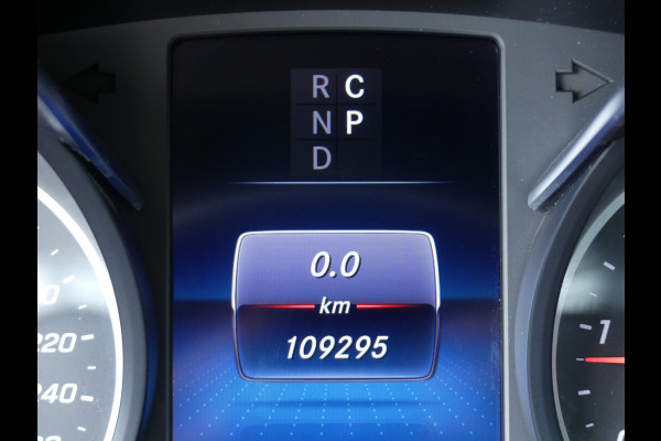 Mercedes-Benz V-Klasse 300d AMG Dubbel Cabine Panoramadak/Leer/Burmester/LED/Trekhaak
