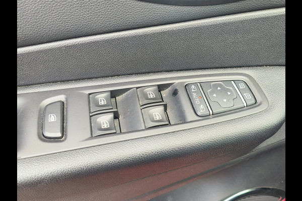 Renault Captur 0.9 TCe Intens Rijklaar + 12 maanden Bovag-garantie Henk Jongen Auto's in Helmond,  al 50 jaar service zoals 't hoort!