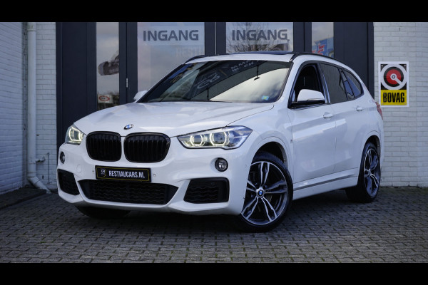 BMW X1 SDrive20i M Sport Shadowline CAMERA-CLIMA-CRUISE-FULL LED-HEADUP-LEDER-NAVIGATIE-PANORAMA-STOELVERWARMING-TREKHAAK