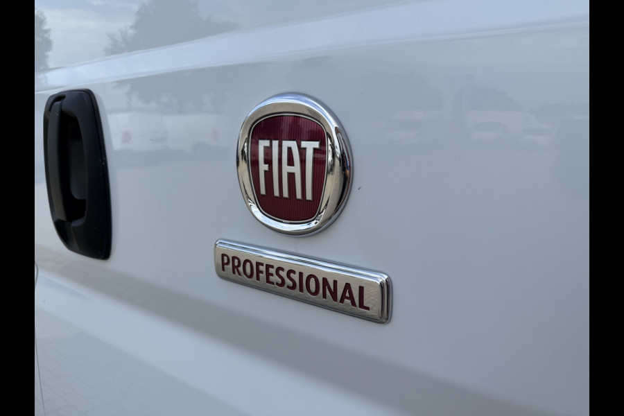 Fiat Ducato 33 2.3 MultiJet L3H2 / vaste prijs rijklaar € 18.950 ex btw / euro 6 / bpm vrij / lease vanaf € 319 / cruise en climate control / camera / navigatie !