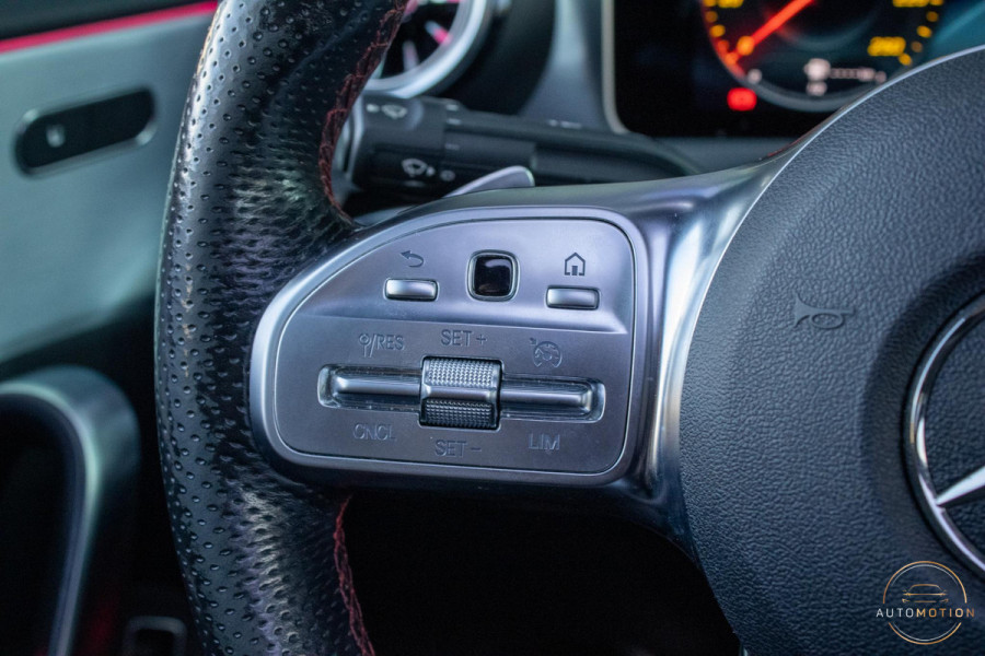 Mercedes-Benz CLA-Klasse 180 Business Solution AMG PANO CAMERA HUD LED STOELVERWARMING