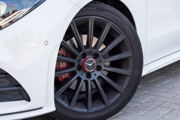 Mercedes-Benz CLA-Klasse 180 Business Solution AMG PANO CAMERA HUD LED STOELVERWARMING