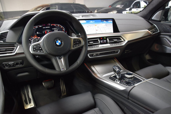 BMW X5 M50i V8 High Executive Navi|Leder|Dealer onderhouden|Massage|Swarovski|Sky-Lounge|531pk!!|ACC|Org.NL