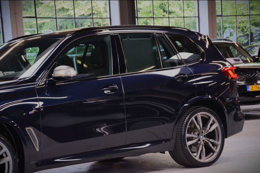 BMW X5 M50i V8 High Executive Navi|Leder|Dealer onderhouden|Massage|Swarovski|Sky-Lounge|531pk!!|ACC|Org.NL