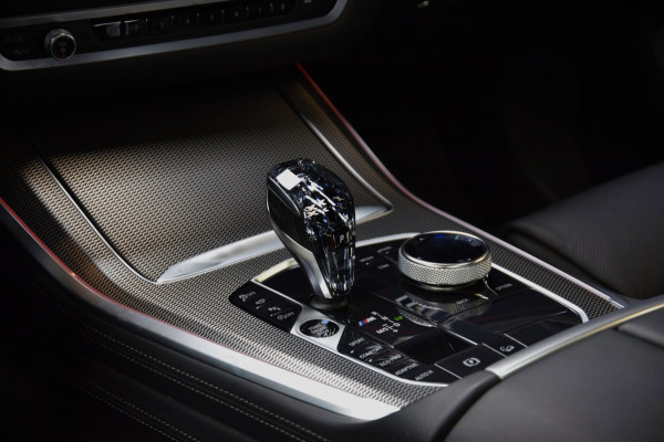 BMW X5 M50i V8 High Executive Navi|Leder|Dealer onderhouden|Massage|Swarovski|Sky-Lounge|531pk!!|ACC|Org.NL