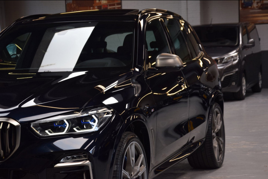 BMW X5 M50i V8 High Executive Navi|Leder|Dealer onderhouden|Massage|Swarovski|Sky-Lounge|531pk!!|ACC|Org.NL