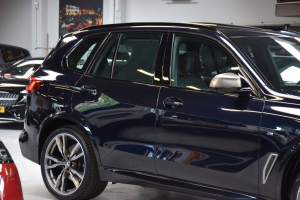 BMW X5 M50i V8 High Executive Navi|Leder|Dealer onderhouden|Massage|Swarovski|Sky-Lounge|531pk!!|ACC|Org.NL
