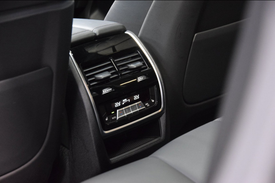 BMW X5 M50i V8 High Executive Navi|Leder|Dealer onderhouden|Massage|Swarovski|Sky-Lounge|531pk!!|ACC|Org.NL
