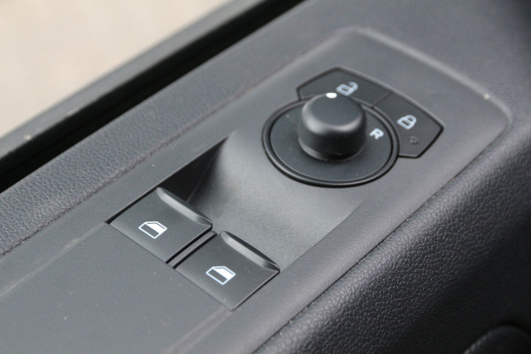 Ford Transit Custom 2.0 TDCI 136 | KAR-edition | LED | Camera | Clima..
