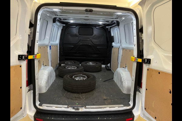 Ford Transit Custom 300 2.0 TDCI L1H1 Trend Navigatie | Trekhaak | Betimmerde Laadruimte |