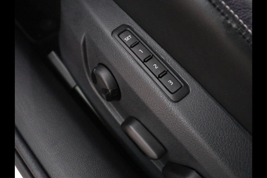 Škoda Superb Combi 1.5 TSI ACT Sportline Business | Leder/alcantara | Memory | Stoelverwarming | Virtueel dashboard | Park assist | Carplay | Navigatie | Climate control | Sfeerverlichting | Elektrische achterklep