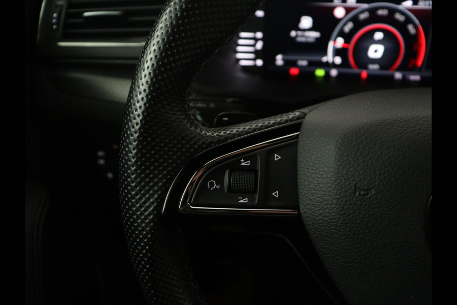Škoda Superb Combi 1.5 TSI ACT Sportline Business | Leder/alcantara | Memory | Stoelverwarming | Virtueel dashboard | Park assist | Carplay | Navigatie | Climate control | Sfeerverlichting | Elektrische achterklep