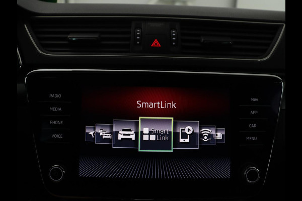 Škoda Superb Combi 1.5 TSI ACT Sportline Business | Leder/alcantara | Memory | Stoelverwarming | Virtueel dashboard | Park assist | Carplay | Navigatie | Climate control | Sfeerverlichting | Elektrische achterklep