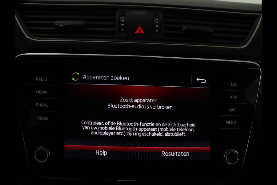Škoda Superb Combi 1.5 TSI ACT Sportline Business | Leder/alcantara | Memory | Stoelverwarming | Virtueel dashboard | Park assist | Carplay | Navigatie | Climate control | Sfeerverlichting | Elektrische achterklep