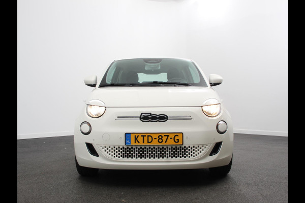 Fiat 500E Berline 42 kWh Automaat Climate control Cruise control Achteruitrijcamera Led Navigatie Apple Carplay/ Android Auto